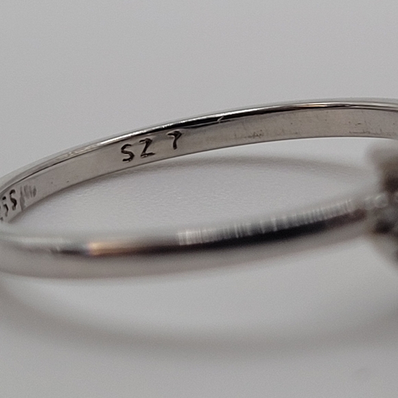 Sterling silver ring, size 7. Triangular gemstone accent. By Charmed aroma. - Picture 9 of 11